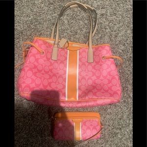 EUC Coach signature purse with matching wristlet **AMAZING PINK and ORANGE**